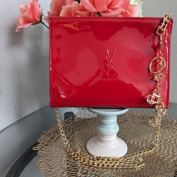 Yves Saint Laurent - Picture 10 of 10